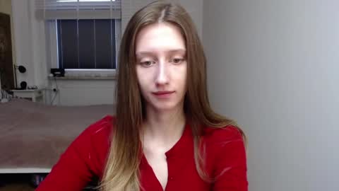 Snapshot of luna_xsensual chatting on April 8, 2026, 5:51 am L U N A online show from April 8, 2026, 5:51 am