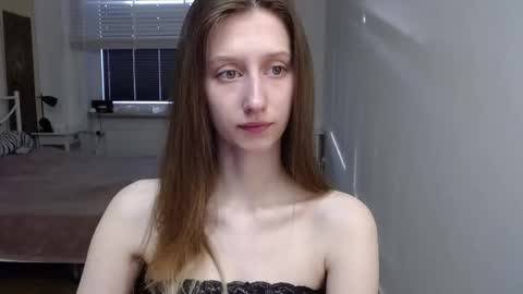 Snapshot of luna_xsensual chatting on April 13, 2026, 5:24 am L U N A online show from April 13, 2026, 5:24 am