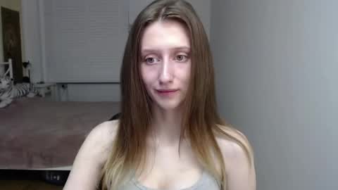 Snapshot of luna_xsensual chatting on April 15, 2026, 5:58 am L U N A online show from April 15, 2026, 5:58 am