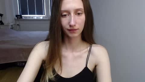 Snapshot of luna_xsensual chatting on May 20, 2026, 5:46 am L U N A online show from May 20, 2026, 5:46 am
