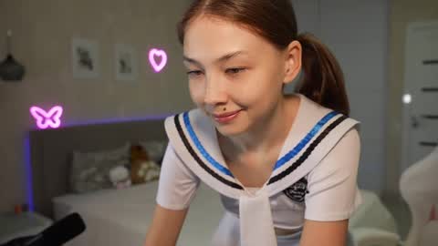Snapshot of luna_yung chatting on May 6, 2026, 5:40 pm Sweet Luna online show from May 6, 2026, 5:40 pm