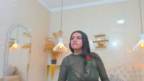 Luna Abril  online show from March 12, 2026, 4:18 am