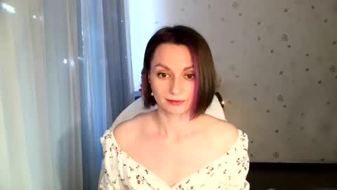 Snapshot of lunaa_bluee chatting on June 10, 2026, 6:18 pm lunaa_bluee online show from June 10, 2026, 6:18 pm