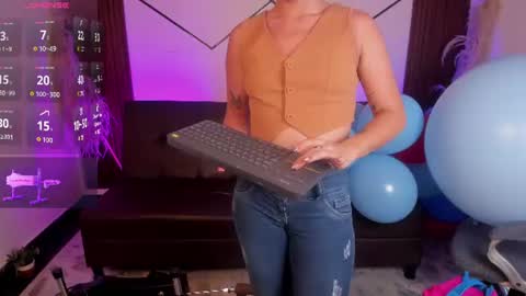 Luna  online show from July 28, 2026, 8:52 pm