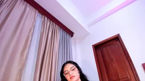 Snapshot of lunaaspen chatting on September 24, 2025, 8:34 pm Luna Aspen online show from September 24, 2025, 8:34 pm