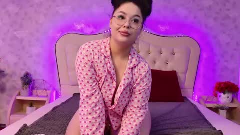 lunababe_ online show from July 3, 2026, 11:05 am