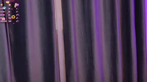 lunababe_ online show from July 8, 2026, 10:42 am