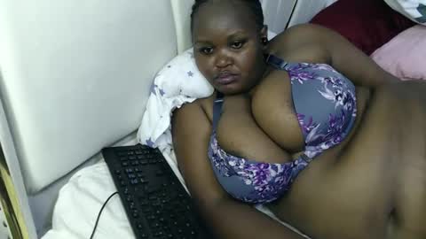 lunabloom01 online show from March 11, 2026, 12:22 pm