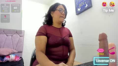 Snapshot of lunabrillante1972 chatting on June 15, 2026, 12:35 am lunabrillante1972 online show from June 15, 2026, 12:35 am