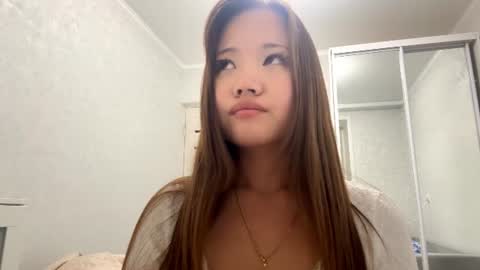 Luna online show from August 7, 2026, 9:06 pm