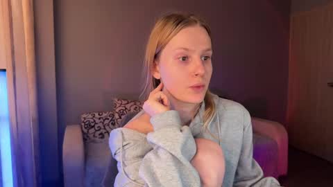 Snapshot of lunacyy chatting on September 16, 2025, 6:14 am Britney online show from September 16, 2025, 6:14 am