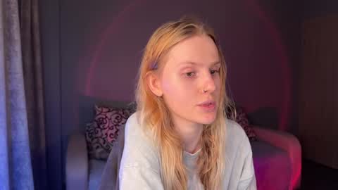 Snapshot of lunacyy chatting on September 17, 2025, 3:57 pm Britney online show from September 17, 2025, 3:57 pm