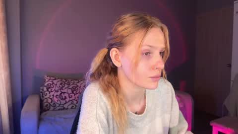 Snapshot of lunacyy chatting on September 29, 2025, 6:51 am Britney online show from September 29, 2025, 6:51 am