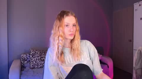 Snapshot of lunacyy chatting on September 30, 2025, 8:19 am Britney online show from September 30, 2025, 8:19 am