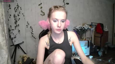 Snapshot of lunacyy chatting on October 15, 2025, 8:09 pm Britney online show from October 15, 2025, 8:09 pm