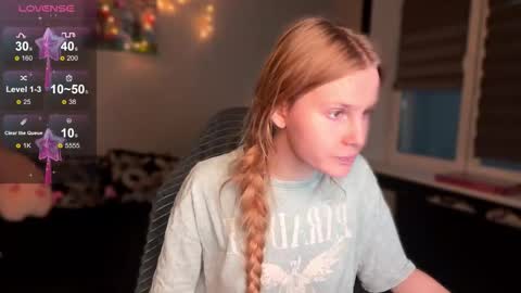 Britney online show from December 14, 2025, 2:44 pm