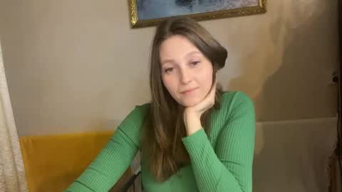 Snapshot of lunafeather chatting on March 26, 2026, 6:24 pm lunafeather online show from March 26, 2026, 6:24 pm