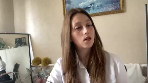 Snapshot of lunafeather chatting on April 25, 2026, 5:54 am lunafeather online show from April 25, 2026, 5:54 am