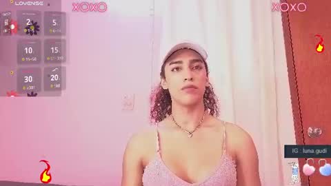 Snapshot of lunagudis chatting on July 20, 2026, 5:04 pm lunagudis online show from July 20, 2026, 5:04 pm