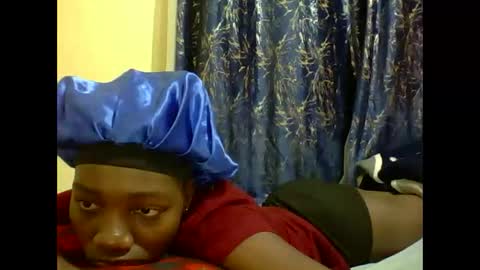 lunah_kitty online show from May 19, 2026, 4:19 am