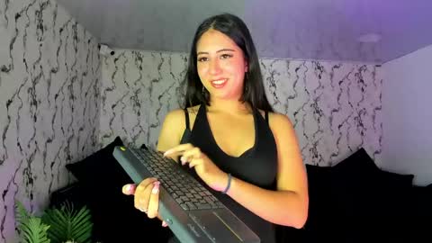 Lunalia online show from May 15, 2026, 5:25 am