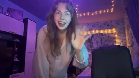 Luna online show from March 10, 2026, 12:43 pm