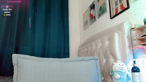 Luna online show from May 4, 2026, 6:48 pm