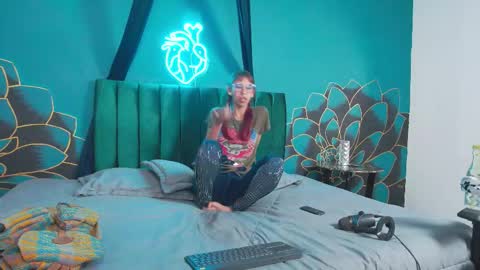 Luna online show from January 12, 2026, 8:25 pm