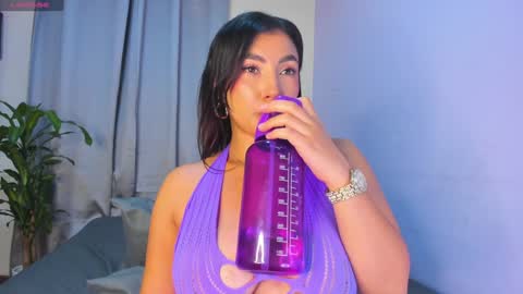 Luna  online show from December 5, 2024, 5:48 am