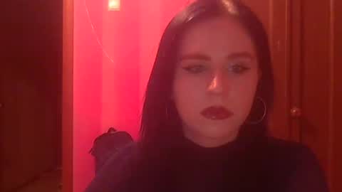 lunamystique_ online show from January 22, 2025, 9:54 pm