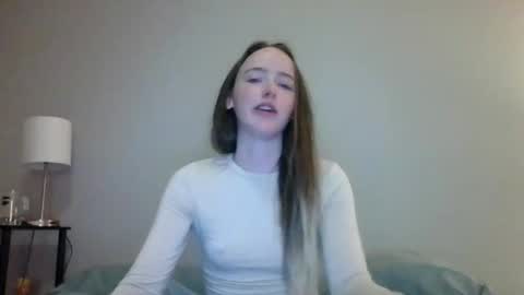 lunapixie2020 online show from September 22, 2025, 12:34 am