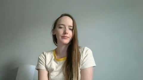 Snapshot of lunapixie2020 chatting on April 29, 2026, 9:32 pm lunapixie2020 online show from April 29, 2026, 9:32 pm