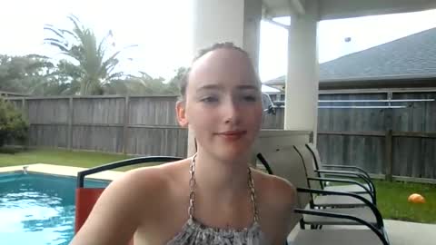 lunapixie2020 online show from June 17, 2026, 9:16 pm