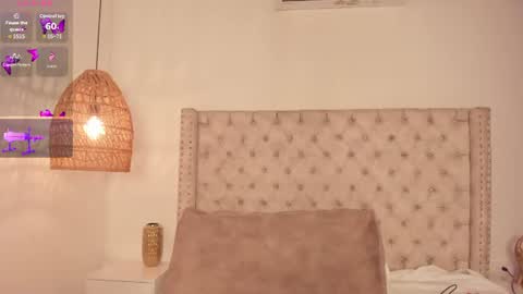Snapshot of lunara_vall chatting on June 23, 2026, 5:38 am Lia 3 online show from June 23, 2026, 5:38 am