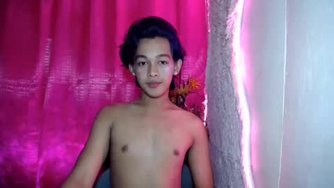 Snapshot of lunarmaxxx chatting on May 29, 2026, 7:01 pm max online show from May 29, 2026, 7:01 pm