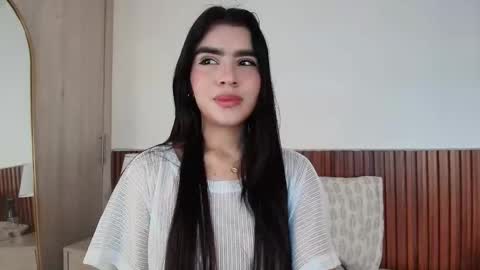 Snapshot of lunarousse_ chatting on May 17, 2026, 3:04 am Luna Rousse online show from May 17, 2026, 3:04 am
