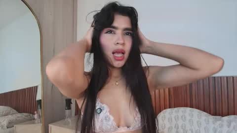 Snapshot of lunarousse_ chatting on May 20, 2026, 3:24 am Luna Rousse online show from May 20, 2026, 3:24 am