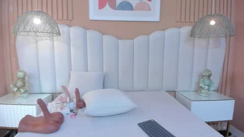 Luna online show from March 11, 2026, 11:27 am