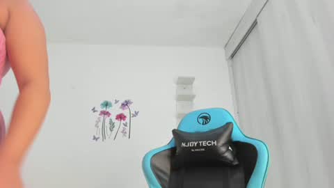 luna online show from February 4, 2025, 3:47 pm