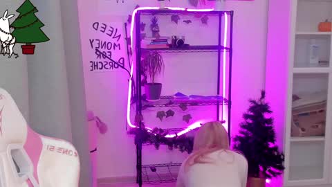 Snapshot of lunatale chatting on January 7, 2025, 1:59 am Kate online show from January 7, 2025, 1:59 am