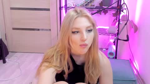 Snapshot of lunatale chatting on January 28, 2025, 2:21 am Kate online show from January 28, 2025, 2:21 am