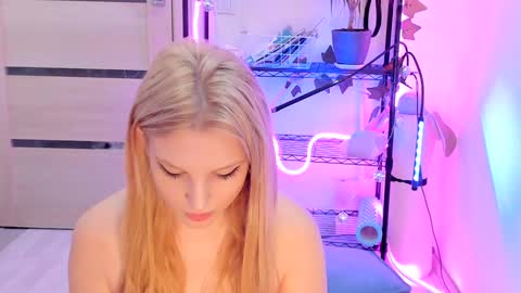 Snapshot of lunatale chatting on January 29, 2025, 3:12 am Kate online show from January 29, 2025, 3:12 am