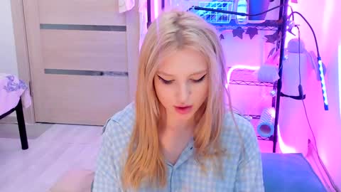 Snapshot of lunatale chatting on January 31, 2025, 6:13 am Kate online show from January 31, 2025, 6:13 am