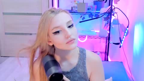 Snapshot of lunatale chatting on February 7, 2025, 3:12 am Kate online show from February 7, 2025, 3:12 am