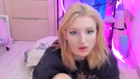 Snapshot of lunatale chatting on February 12, 2025, 3:07 am Kate online show from February 12, 2025, 3:07 am