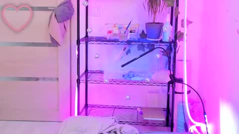 Snapshot of lunatale chatting on February 18, 2025, 5:53 am Kate online show from February 18, 2025, 5:53 am