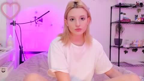 Snapshot of lunatale chatting on February 27, 2025, 3:58 am Kate online show from February 27, 2025, 3:58 am