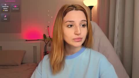 Snapshot of lunatale chatting on October 16, 2025, 4:19 pm Kate online show from October 16, 2025, 4:19 pm