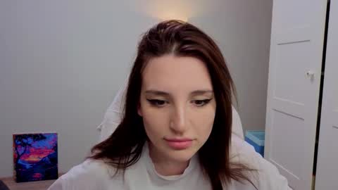 Snapshot of lunatale chatting on November 27, 2025, 1:24 pm Kate online show from November 27, 2025, 1:24 pm