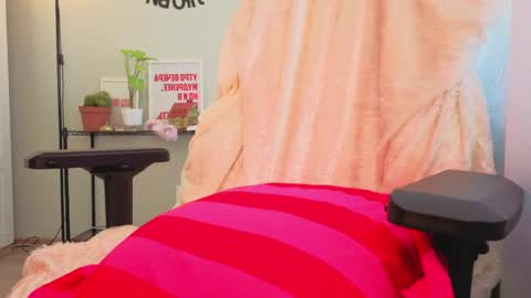 Kate online show from May 17, 2026, 10:00 am